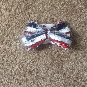 Flip sequin bow